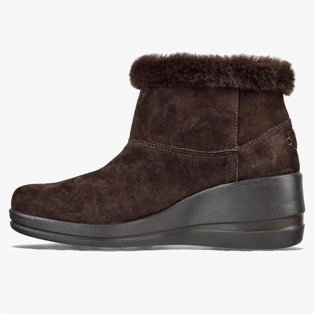 Skechers Women's Arch Fit Rise Boot Chocolate Brown Size 7.5
